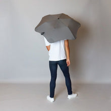 Load image into Gallery viewer, 2020 Metro Charcoal Blunt Umbrella Model Back View