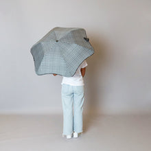 Load image into Gallery viewer, 2020 Metro Houndstooth Blunt Umbrella Model Back View