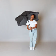 Load image into Gallery viewer, 2020 Classic Charcoal Blunt Umbrella Model Front View