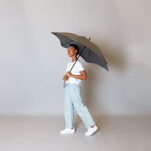 Load image into Gallery viewer, 2020 Classic Charcoal Blunt Umbrella Model Side View