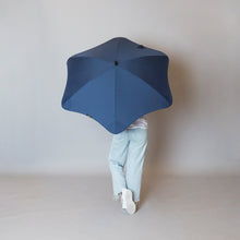 Load image into Gallery viewer, 2020 Classic Navy Blunt Umbrella Model Back View