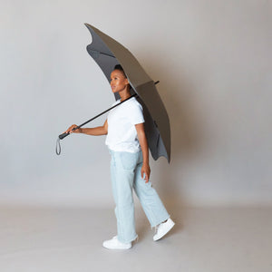 2020 Charcoal Exec Blunt Umbrella Model Side View