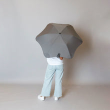 Load image into Gallery viewer, 2020 Metro Charcoal Blunt Umbrella Model Back View