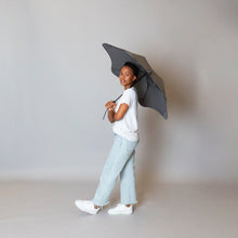 Load image into Gallery viewer, 2020 Metro Charcoal Blunt Umbrella Model Side View