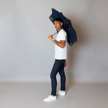 Load image into Gallery viewer, 2020 Metro Navy Blunt Umbrella Model Side View